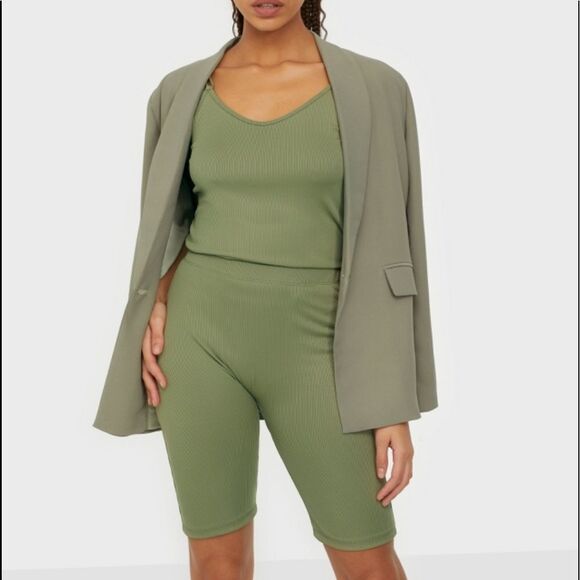 Vero Moda VMLACEY RIB BIKER SHORTS - Picture 1 of 9